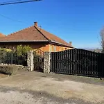 Appartement Greenpark Candy Manor With Large Garden Close To Tokaj *