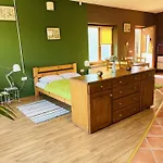 Appartement Greenpark Candy Manor With Large Garden Close To Tokaj *