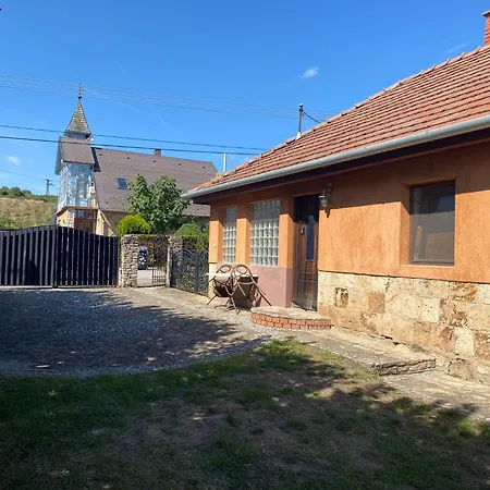 Greenpark Candy Manor With Large Garden Close To Tokaj Bekecs