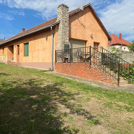 Greenpark Candy Manor With Large Garden Close To Tokaj Apartman