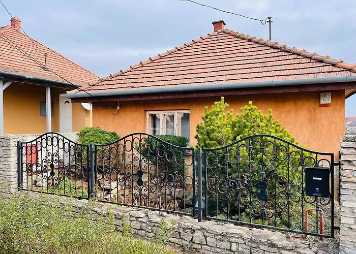 Greenpark Candy Manor With Large Garden Close To Tokaj Daire Bekecs