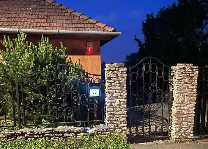Appartement Greenpark Candy Manor With Large Garden Close To Tokaj *