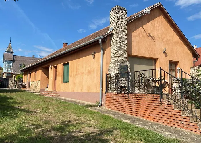 Greenpark Candy Manor With Large Garden Close To Tokaj Appartement *