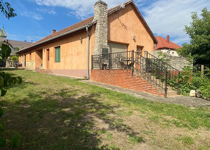 Greenpark Candy Manor With Large Garden Close To Tokaj Daire